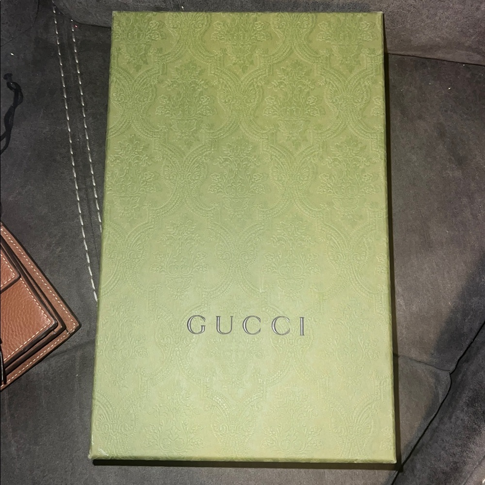 Gucci ACE Sneakers with Web Stripe and Bee ๐ - Picture 3 of 12